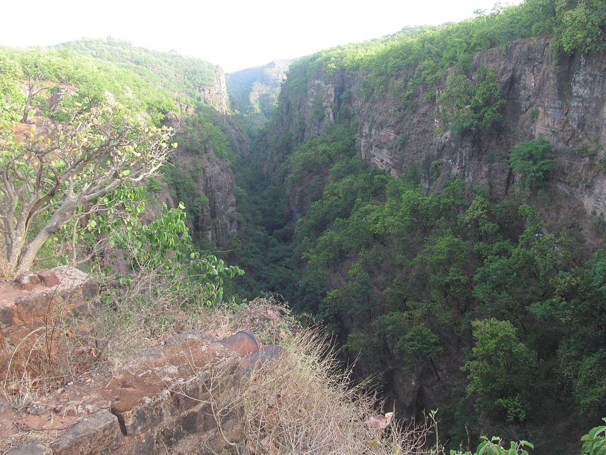 Handi Khoh - Pachmarhi hill station