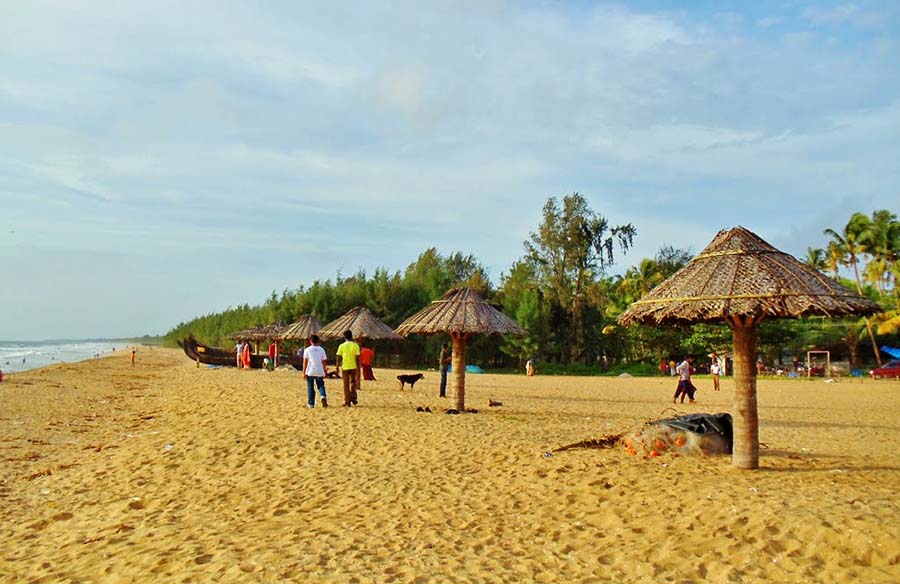 Kuzhupilly Beach