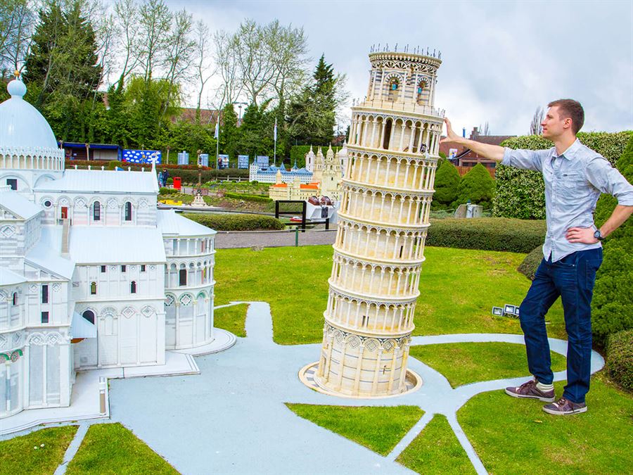 Mini Siam, Vacations at Pattaya