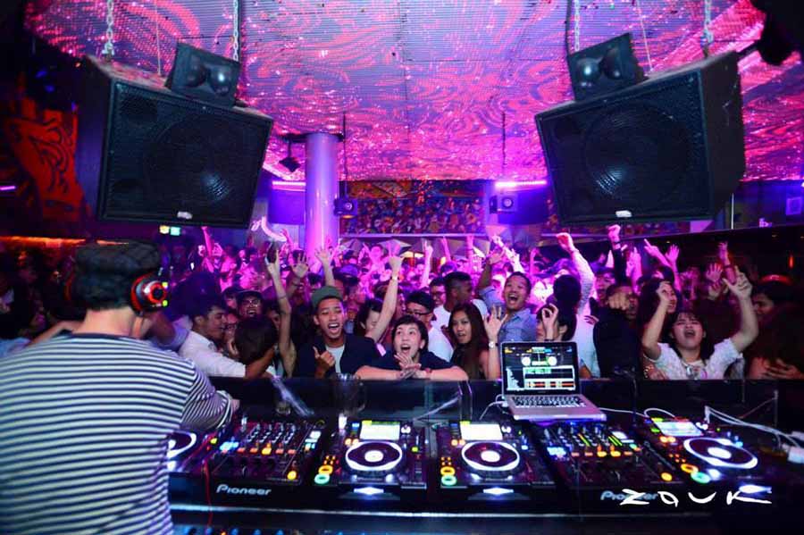 Night Party At Zouk Club Singapore, Via: justgola.com