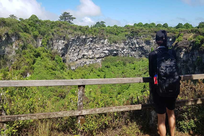 Muro de las Lágrimas lady watching over