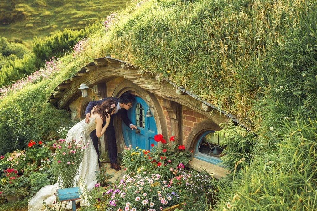 Visit Hobbiton at Matamata, New Zealand Honeymoon trip
