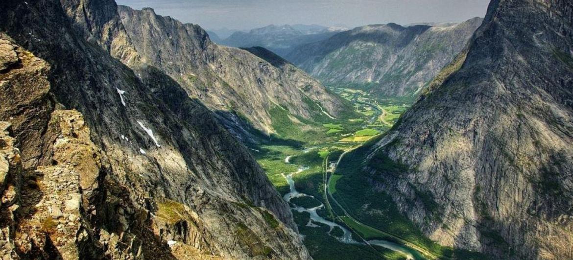 Scenic Valleys of The World Cover