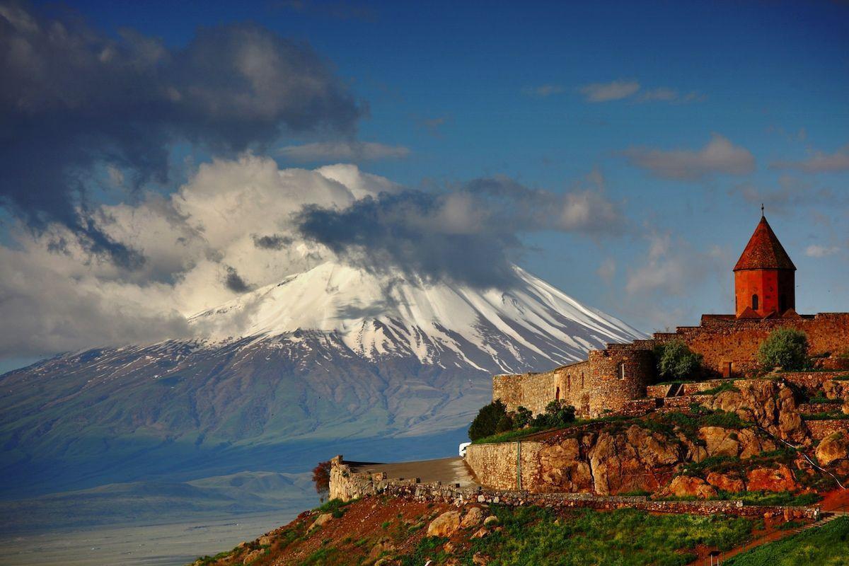 Beautiful mountainous View of Khor Virap Monastery 