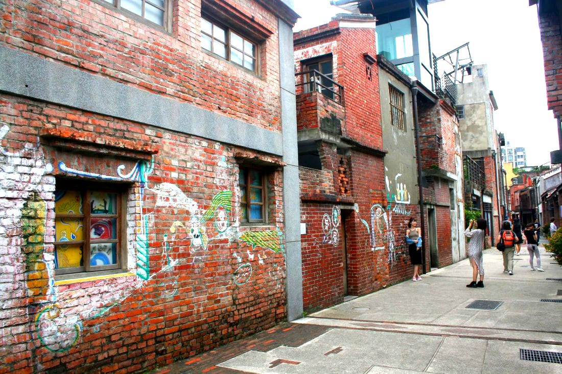 Travelling Through Taipei Cover