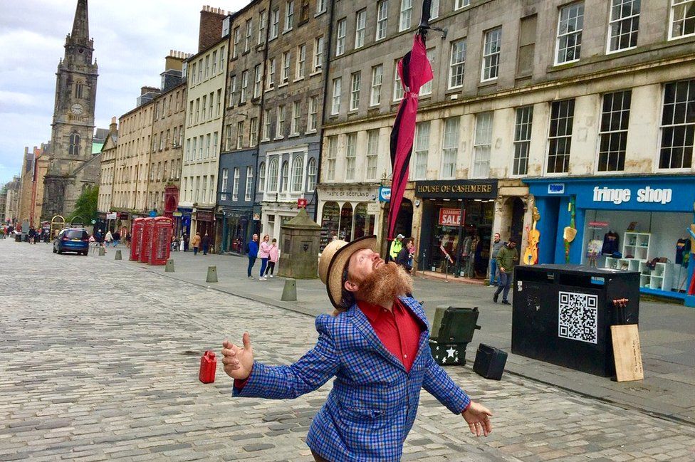 Exploring Edinburgh Cover