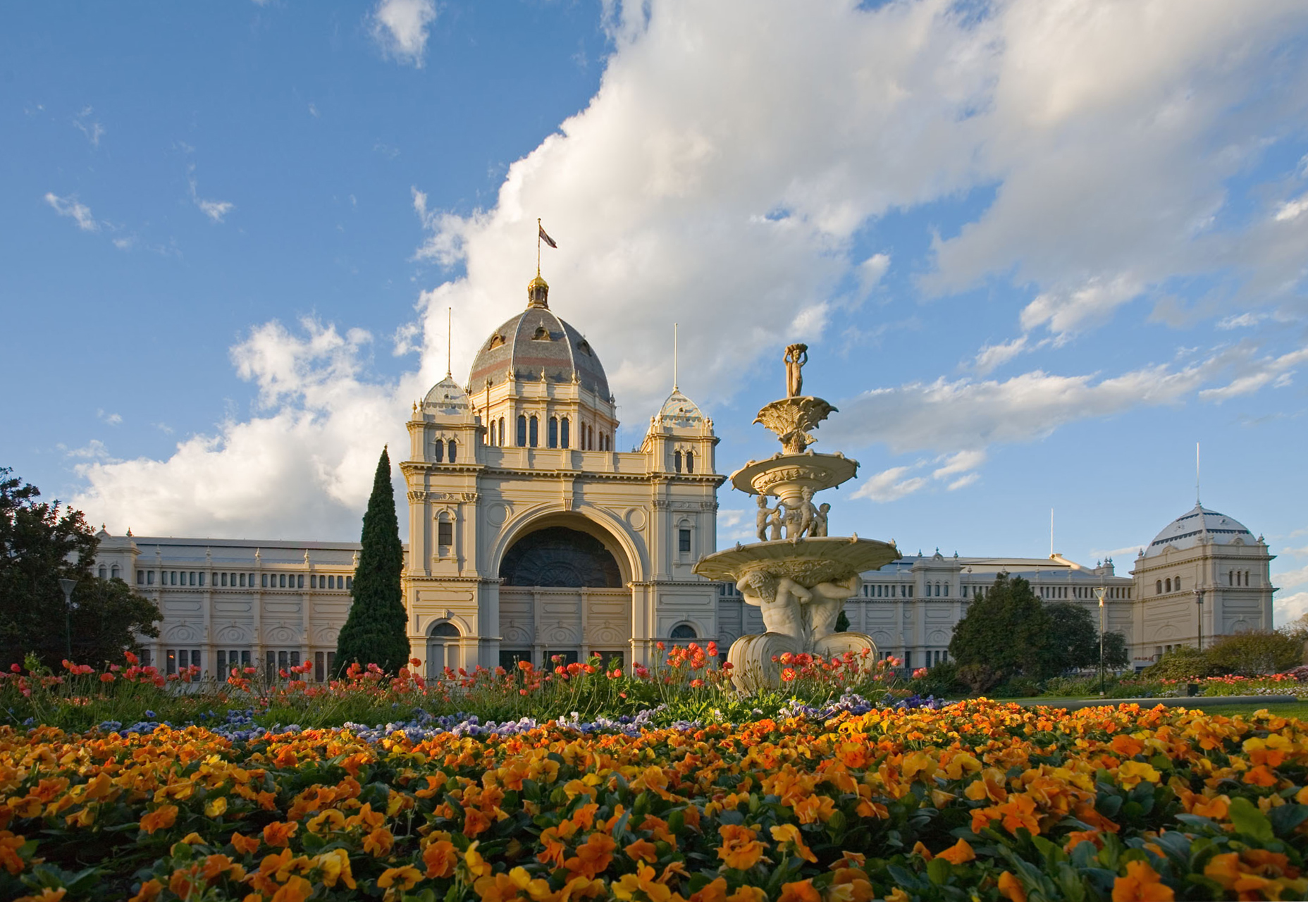 Royal_exhibition_building_garden