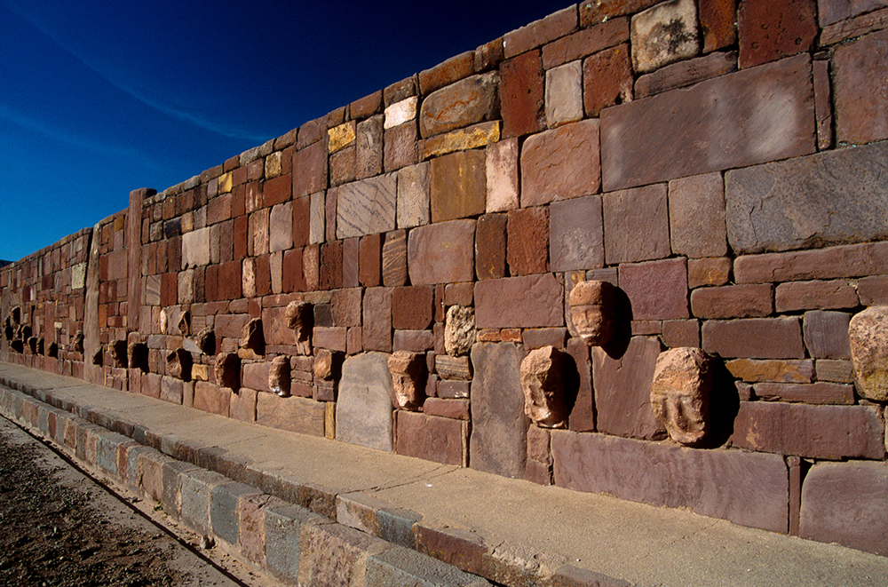 tiwanaku monument